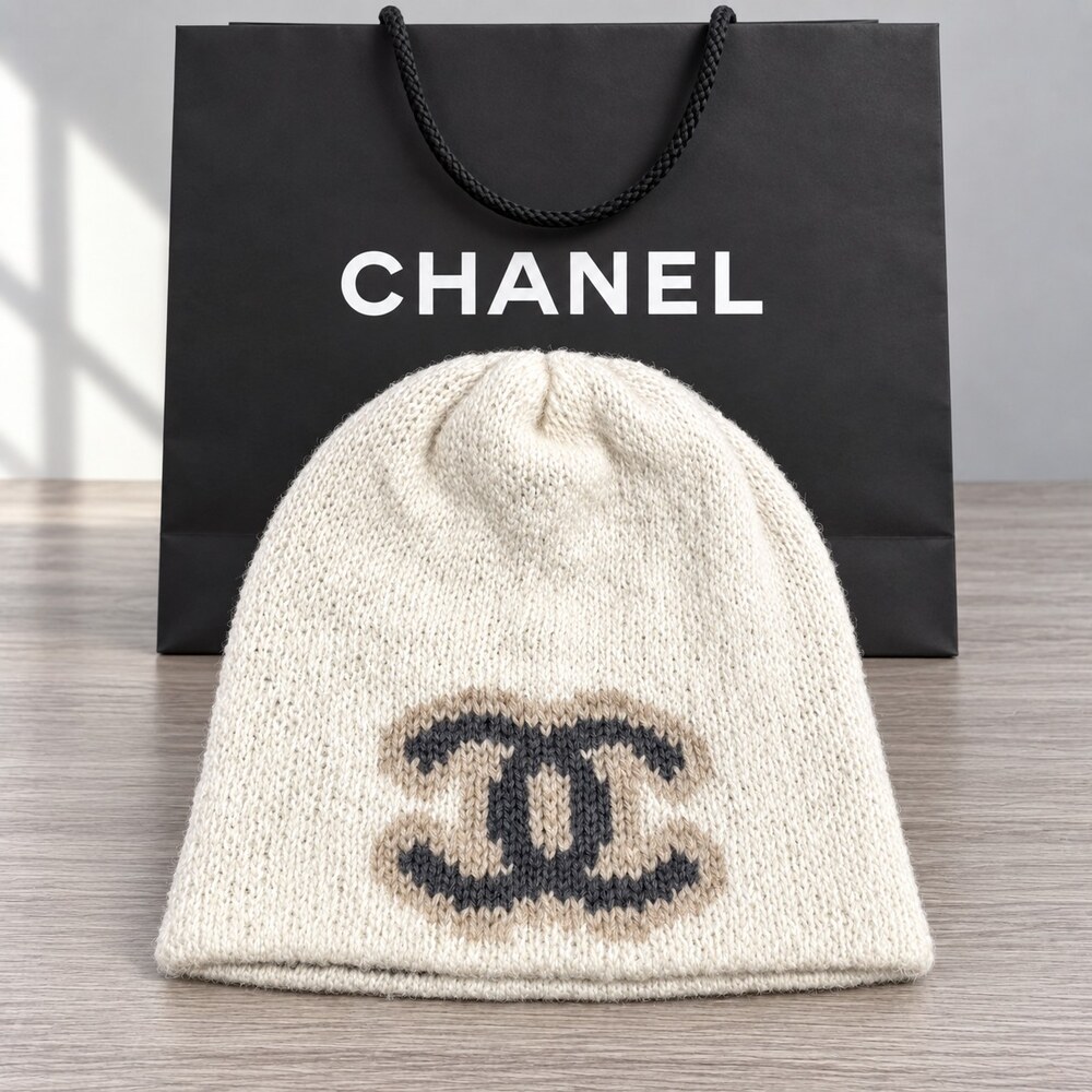 CHANEL White Intarsia CC Knit Beanie